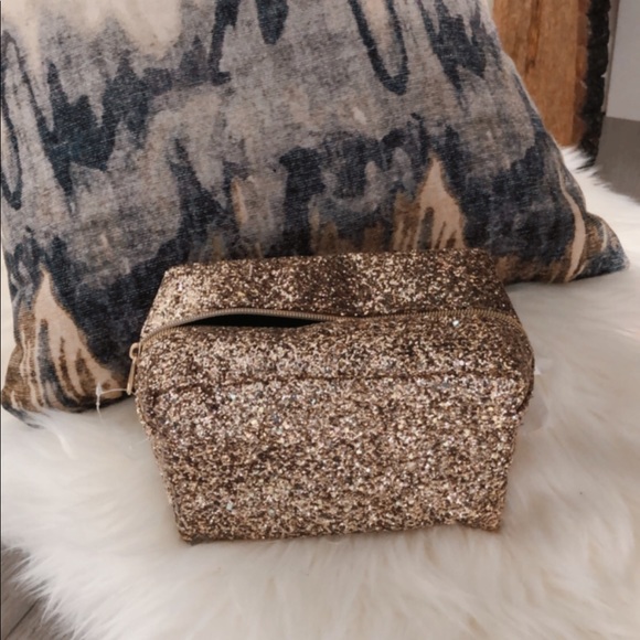 Old Navy Handbags - Gold Old Navy Sparkly Make up Bag